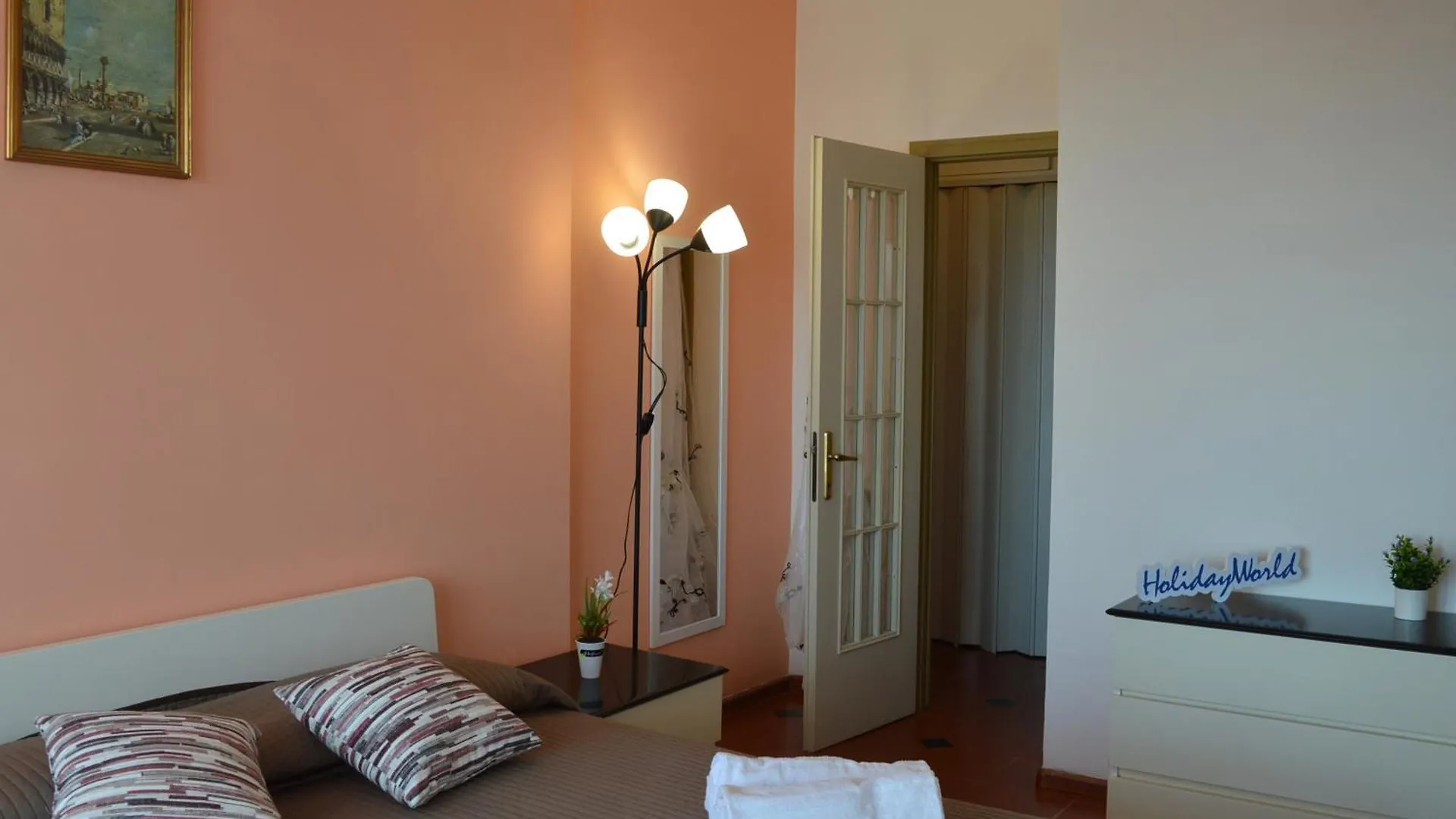 Casa Worlock By Holiday World Apartment Genoa Italy